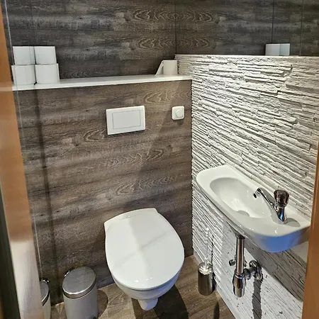 Hüttenbauer * Dorf (Salzburg)